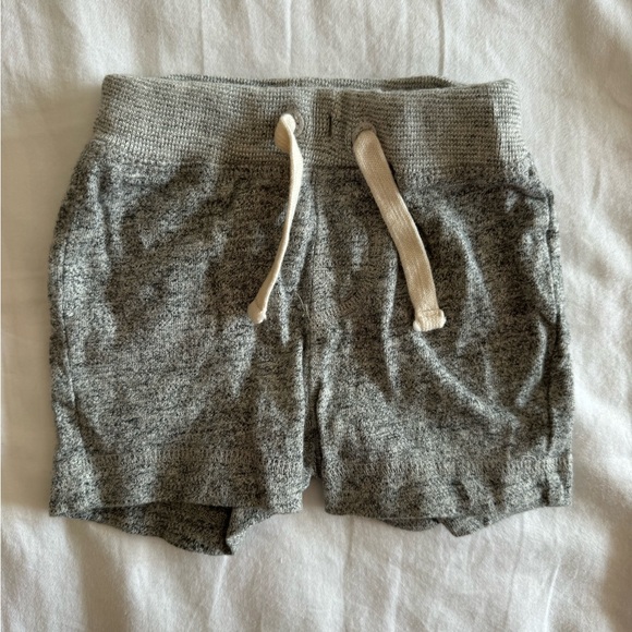 Grey Baby Boy Overalls with Cars + GAP Grey Shorts, size 6-12 months - Picture 3 of 7